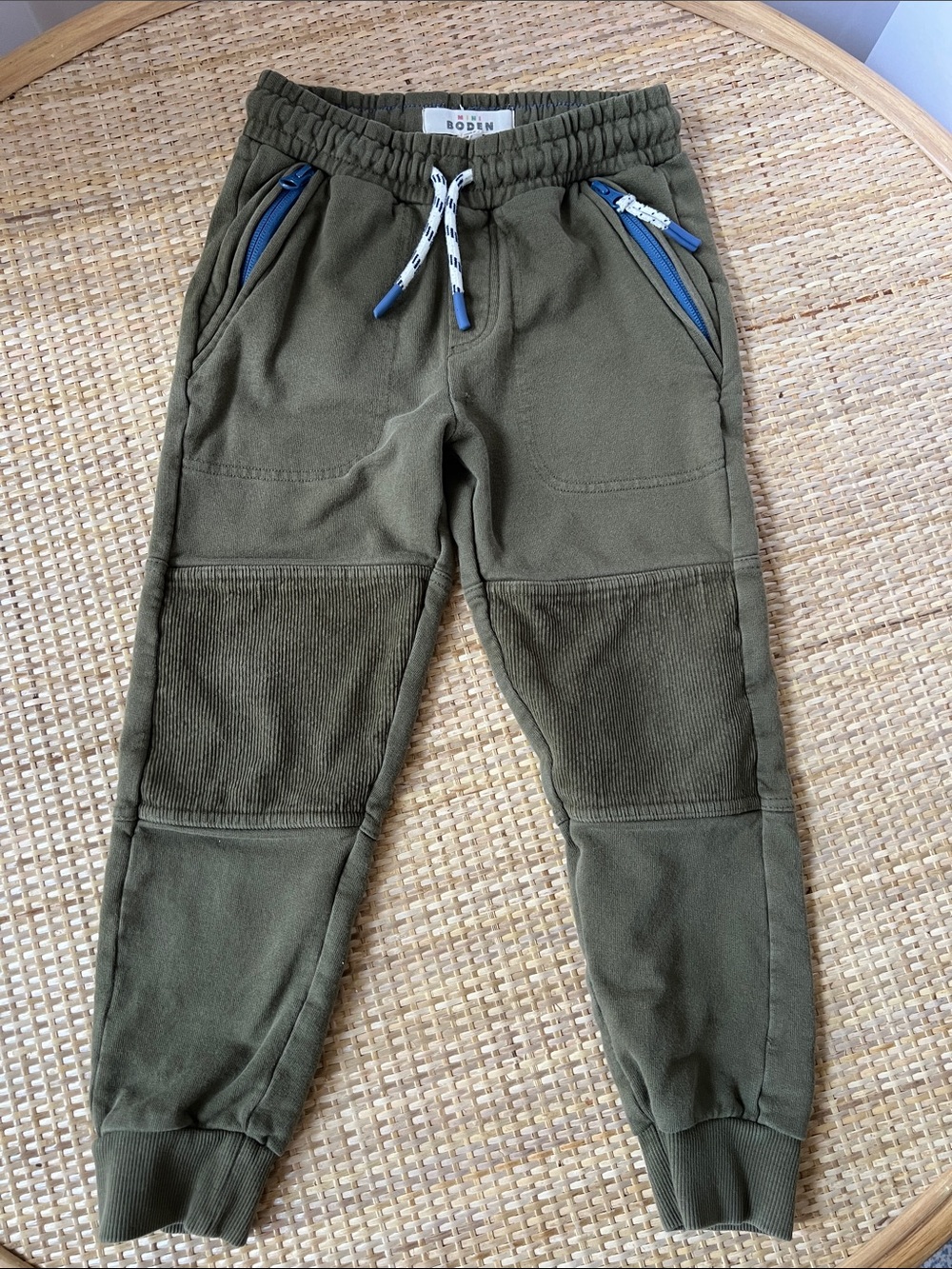 Mini Boden Warrior Knee Jogger olive green w blue missing zipper pull Boys 5-6yr